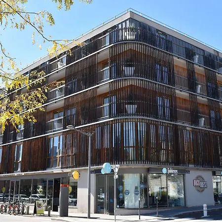דירה Modern Couple Stay In Lyon Docklands ליון
